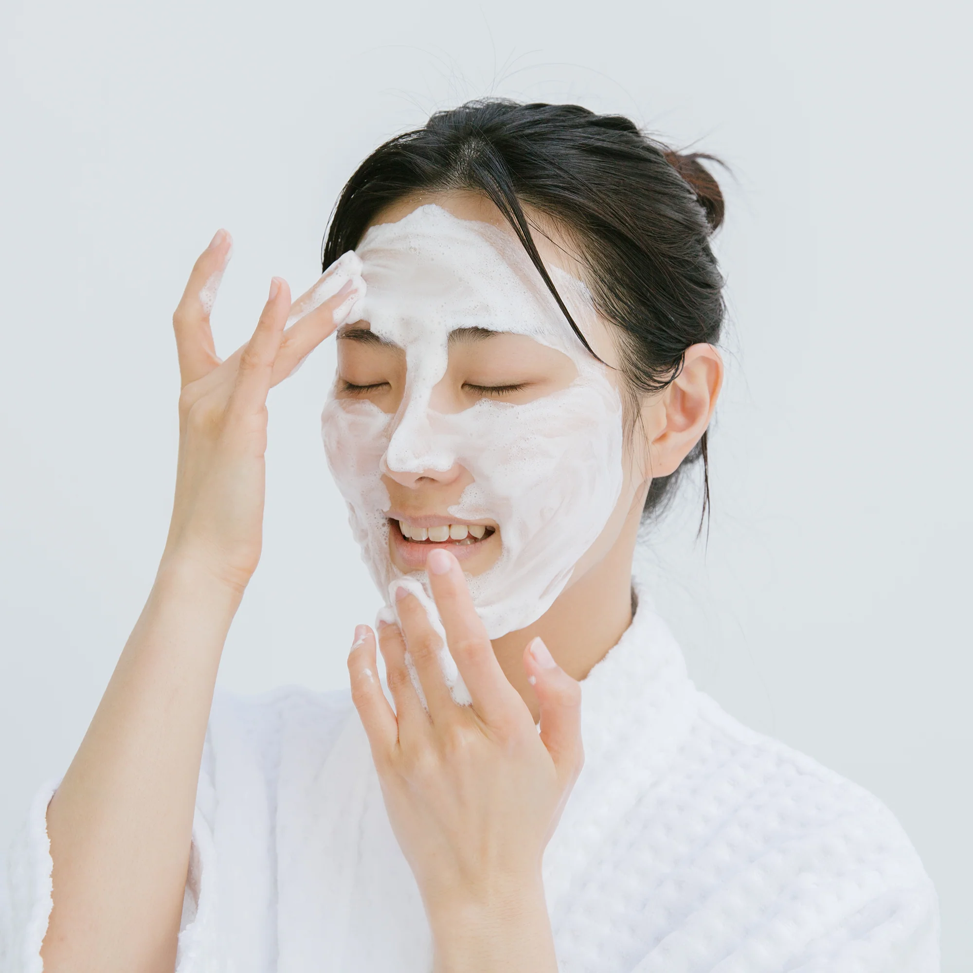 Tea Tree Balancing Foaming Cleanser - Image 4